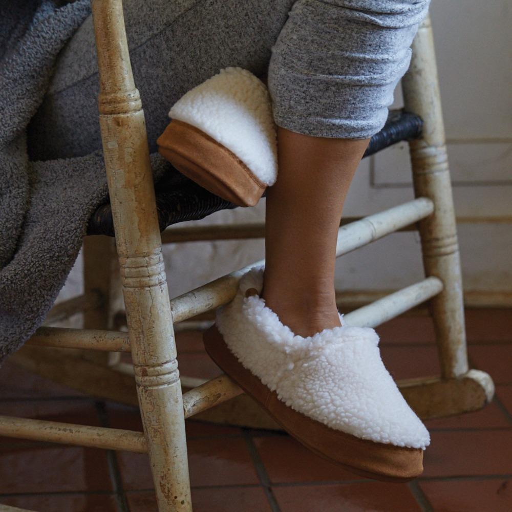 Acorn sales brand slippers